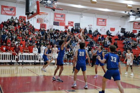 Boys’ basketball finishes second in Burlingame Lions Club Tournament