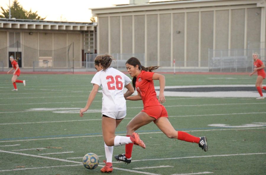 Freshman right back Ren Tsunehara helped lead a lock-down defense and consistently pushed the ball up in girls’ varsity soccer’s game on Nov. 29.