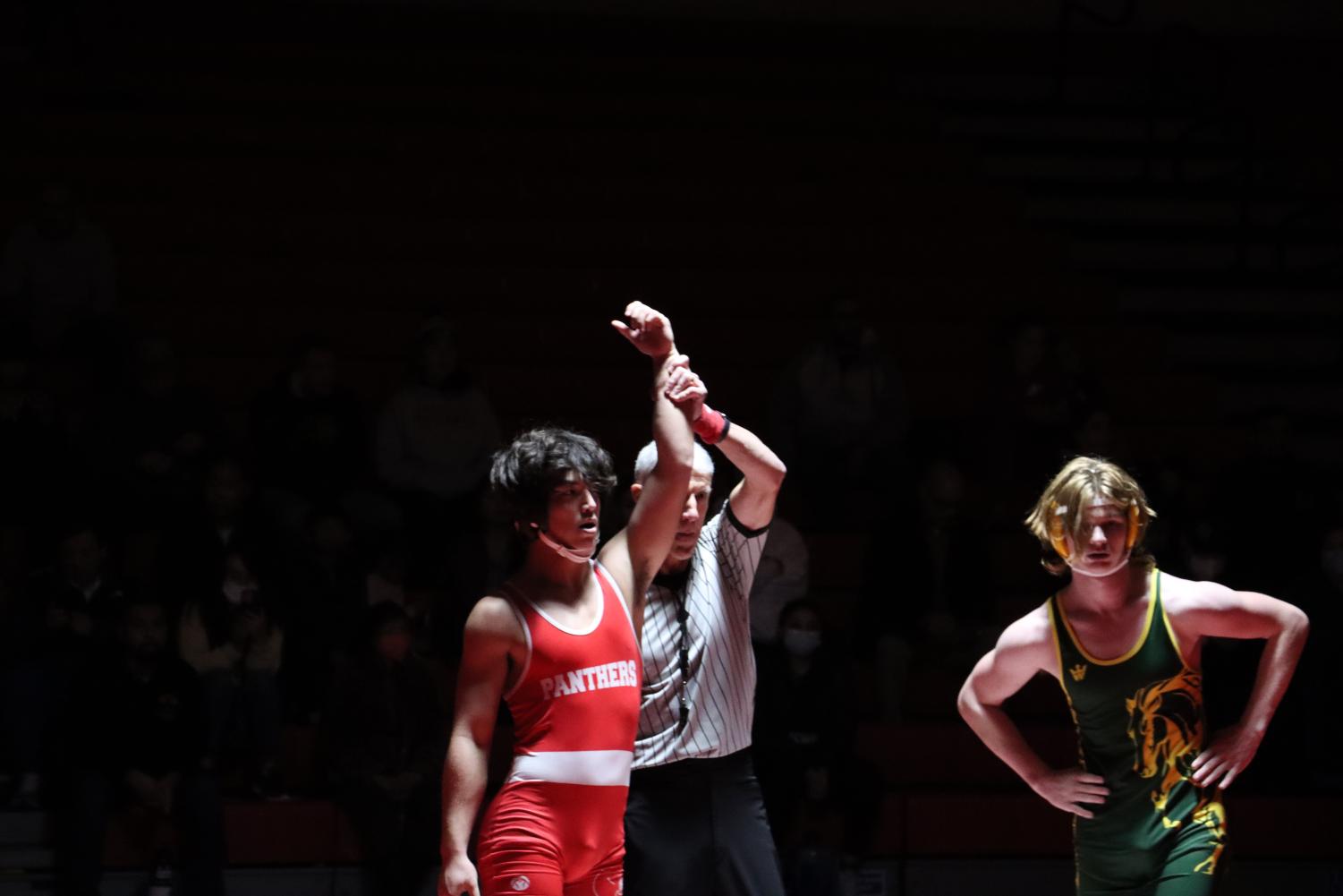 Panthers Overwhelm Mustangs In Home Wrestling Meet – The Burlingame B