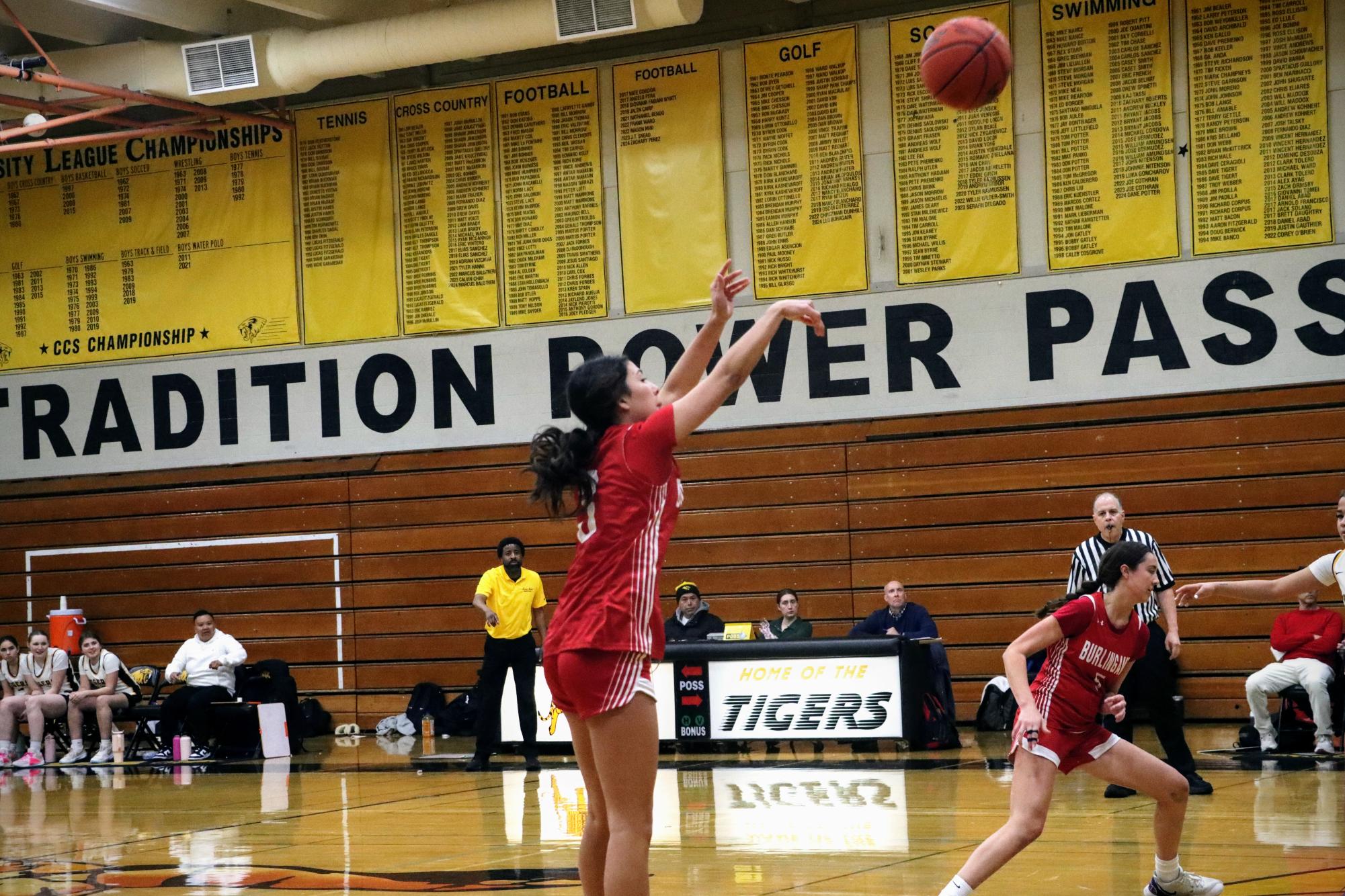 Girls' basketball loses final league game to Terra Nova on heartbreaking buzzer-beater