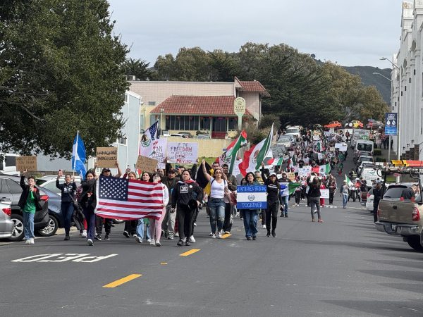 Demonstrators march to the City Hall of Daly City – one of the two rest stops – to replenish resources and gather more demonstrators to San Francisco. 