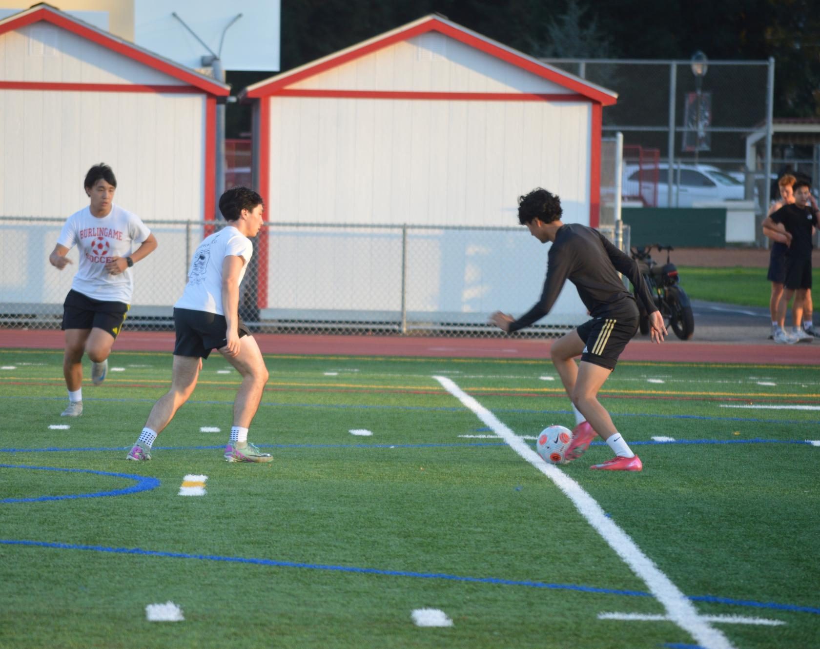 The boys’ soccer team practices on Nov. 14.