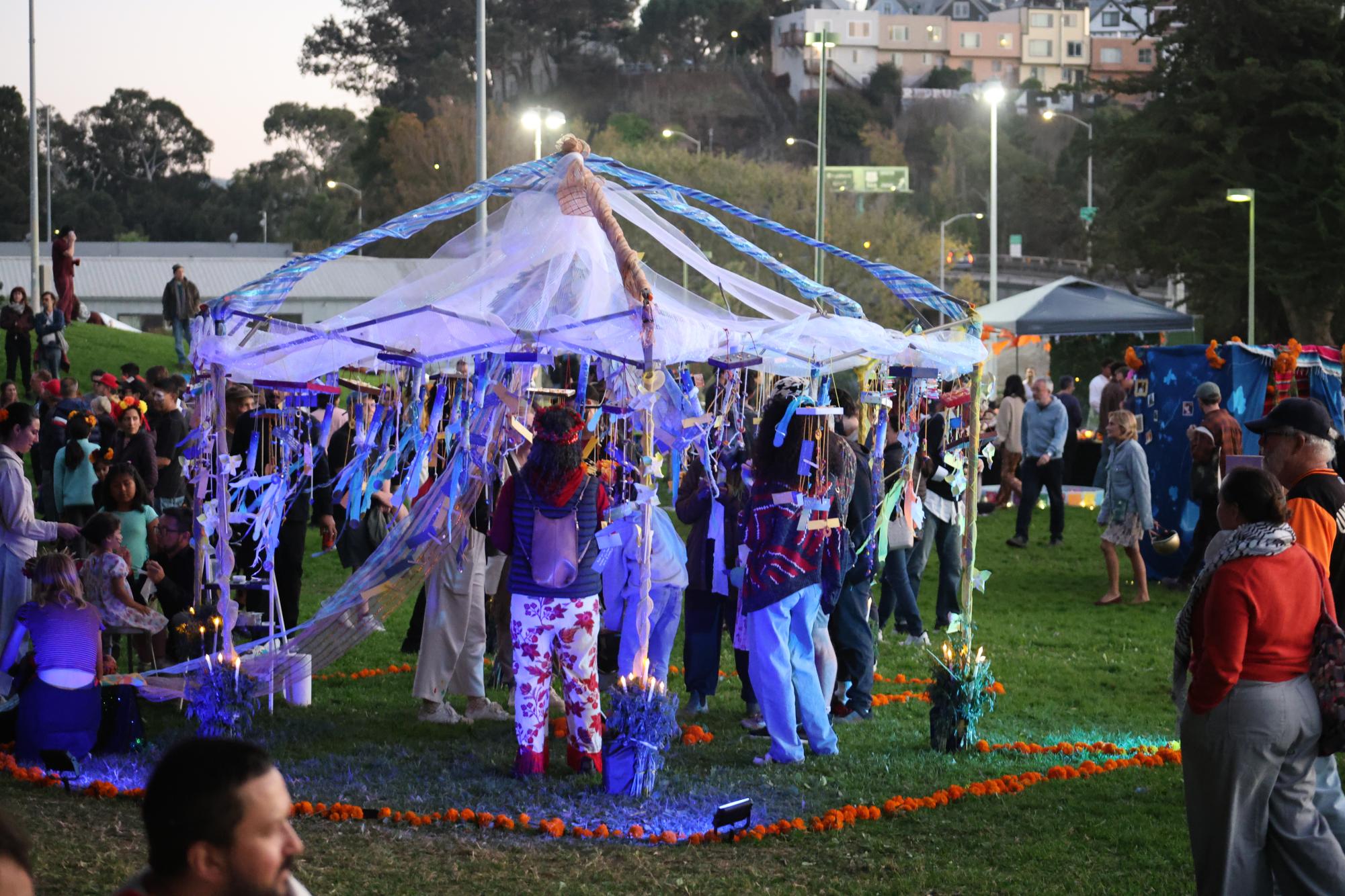 Community gathers to celebrate Día de los Muertos