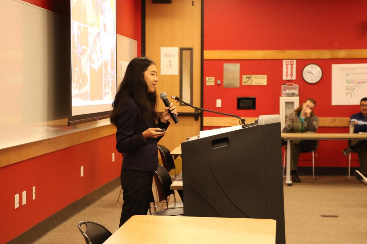 Vanessa Shin gives her speech on her line of work as the sponsor keynote.