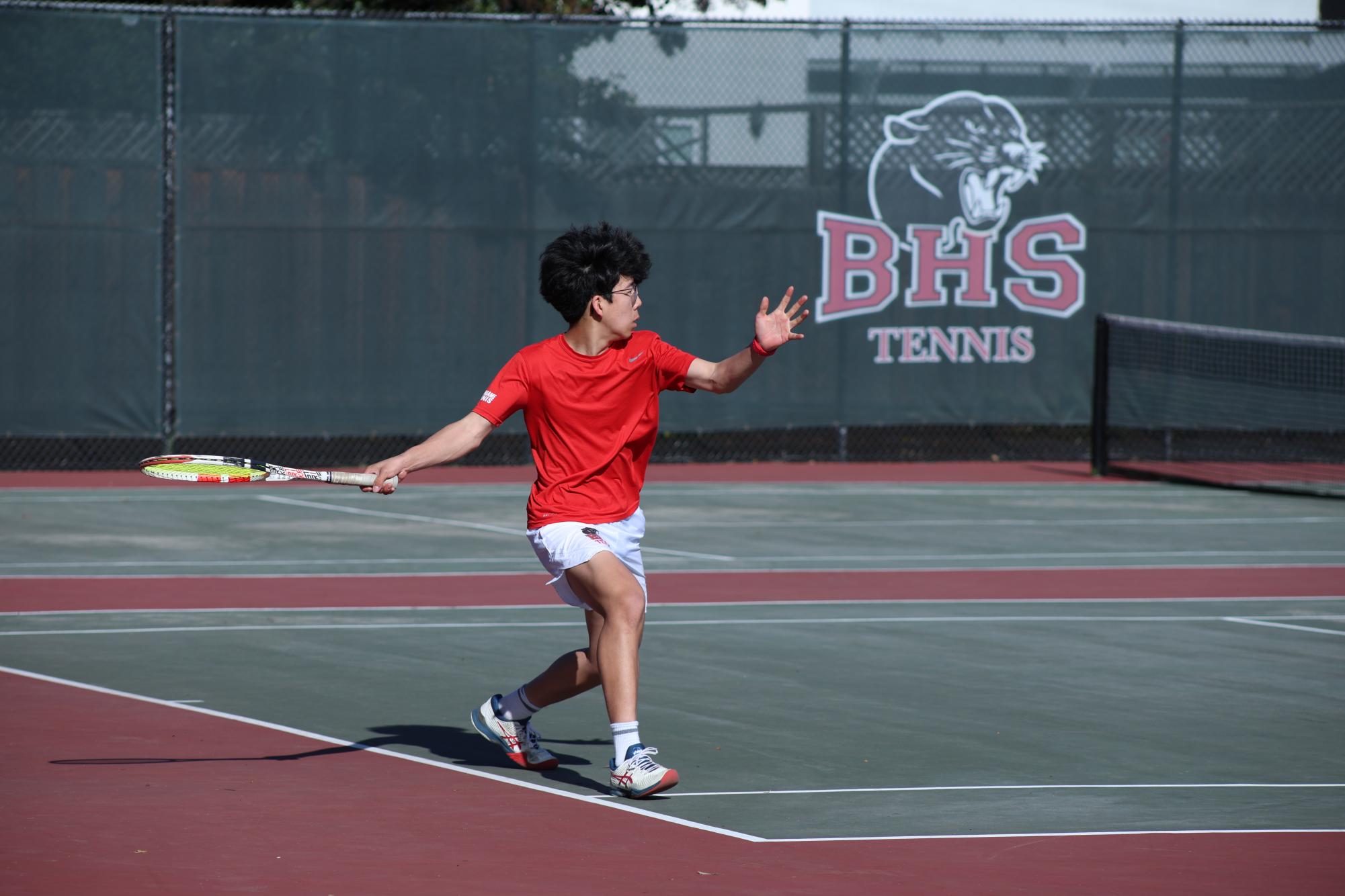 Boys’ tennis suffers defeat in close match against Carlmont