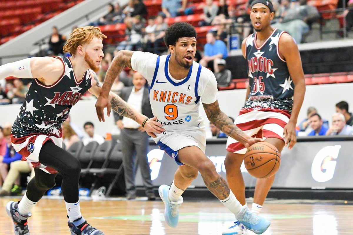 Lamar Peters of the Westchester Knicks runs down the court. Photo courtesy of Tom Hagerty, CC BY 2.0, via Wikimedia Commons